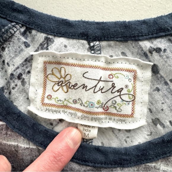 Women’s pullover shirt, size M - Picture 10 of 12